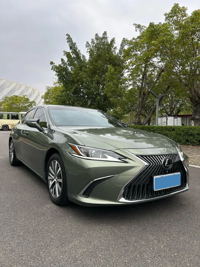 2018 Lexus ES 2.5L 178HP L4 E-CVT Hybrid,autocango,china used car exporter,china ev exporter,chinese used car exporter,chinese used ev exporter