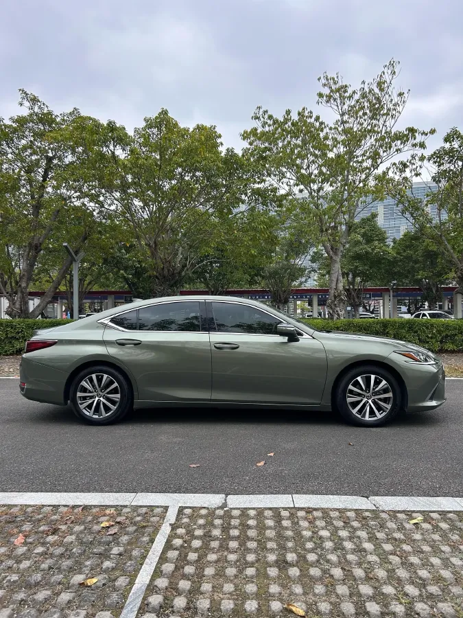 2018 Lexus ES 2.5L 178HP L4 E-CVT Hybrid,autocango,china used car exporter,china ev exporter,chinese used car exporter,chinese used ev exporter