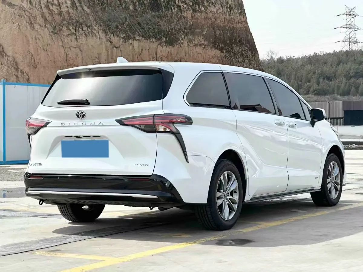 2024 Toyota Sienna 2.5L 189HP L4 E-CVT Hybrid,autocango,china used car exporter,china ev exporter,chinese used car exporter,chinese used ev exporter