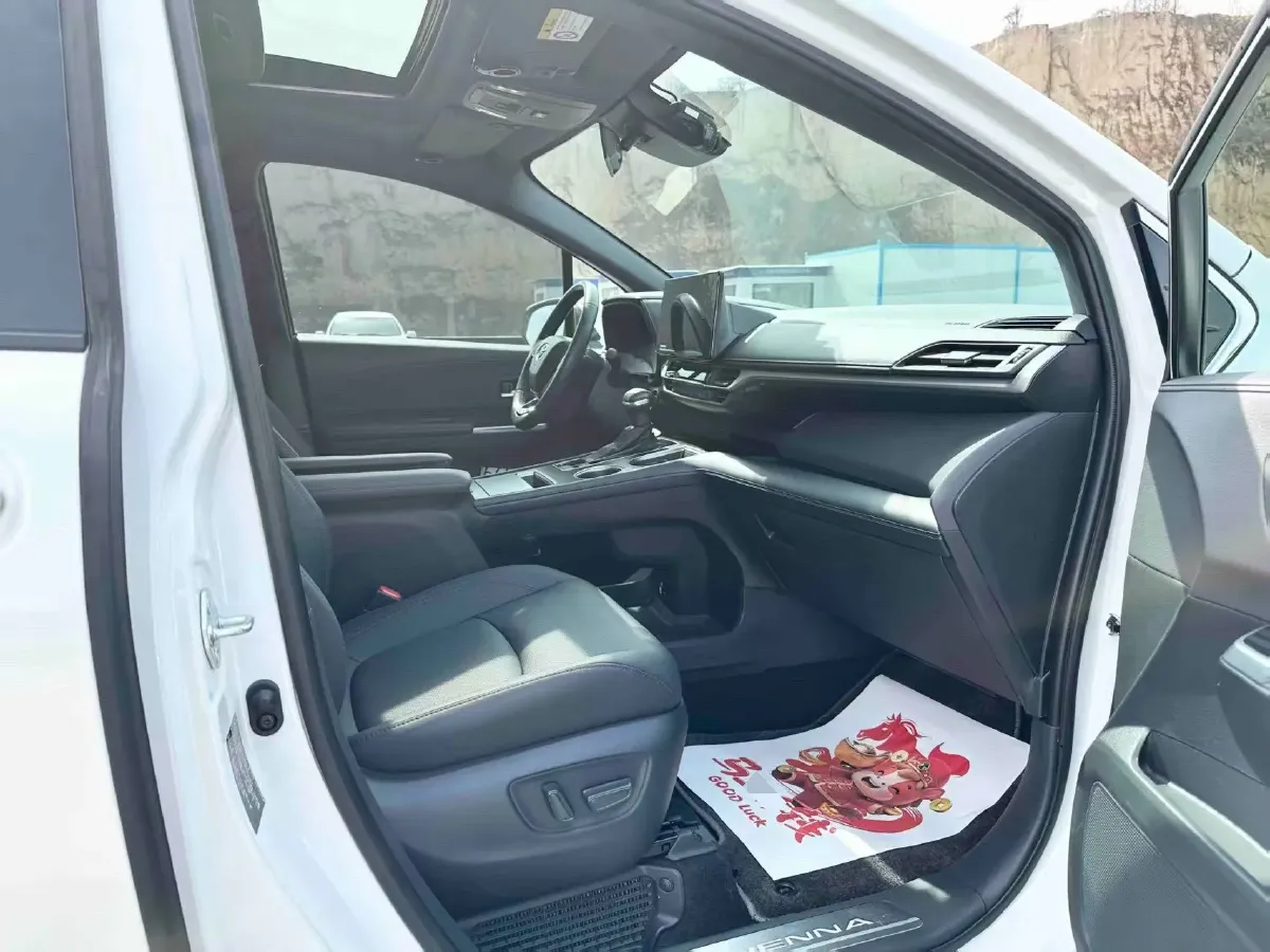 2024 Toyota Sienna 2.5L 189HP L4 E-CVT Hybrid,autocango,china used car exporter,china ev exporter,chinese used car exporter,chinese used ev exporter