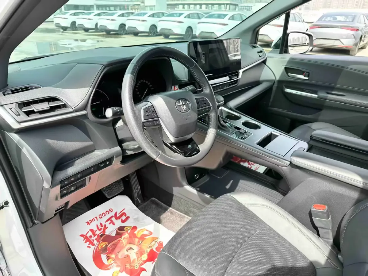 2024 Toyota Sienna 2.5L 189HP L4 E-CVT Hybrid,autocango,china used car exporter,china ev exporter,chinese used car exporter,chinese used ev exporter