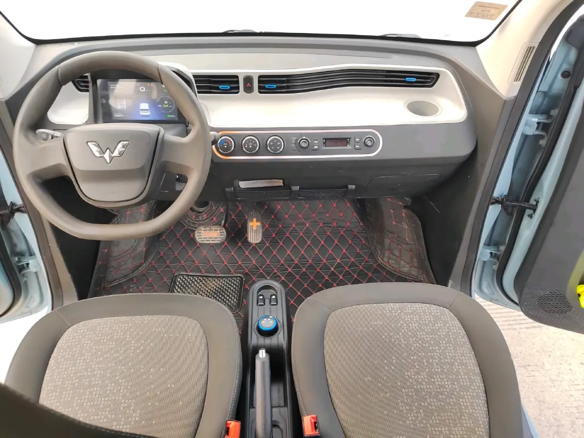 2021 WuLing HongGuang MINI EV BEV 13.8KWH,autocango,china used car exporter,china ev exporter,chinese used car exporter,chinese used ev exporter