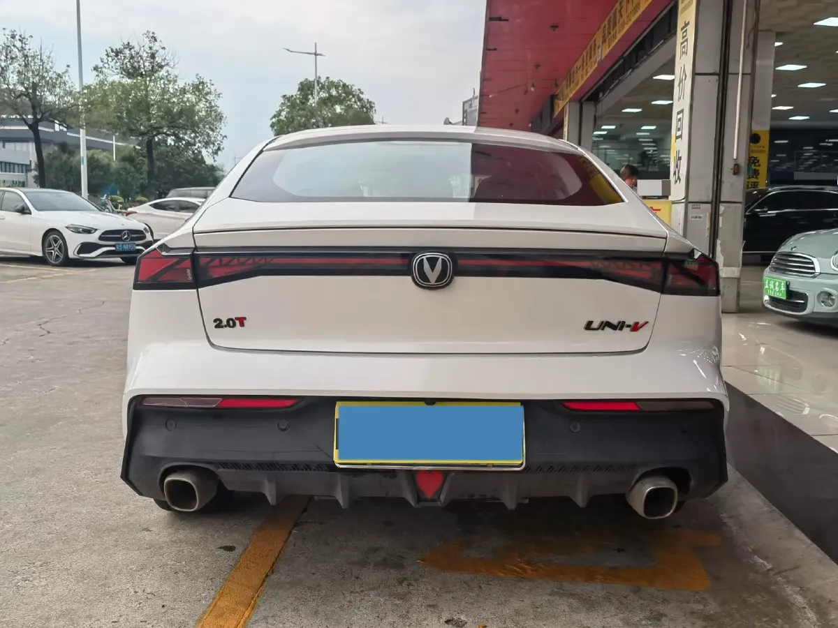 2023 ChangAn UNI-V 1.5T 188HP L4 7DCT,autocango,china used car exporter,china ev exporter,chinese used car exporter,chinese used ev exporter