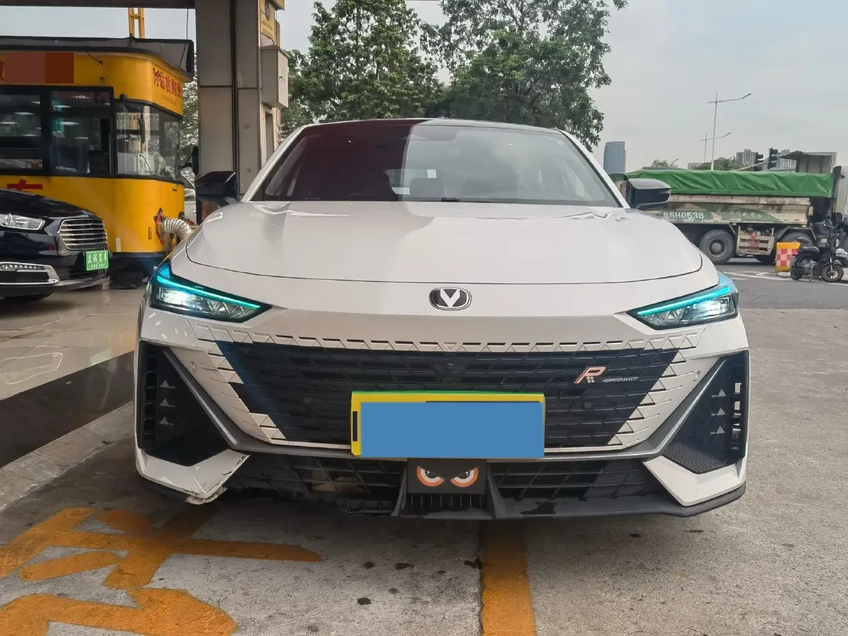 2023 ChangAn UNI-V 1.5T 188HP L4 7DCT,autocango,china used car exporter,china ev exporter,chinese used car exporter,chinese used ev exporter