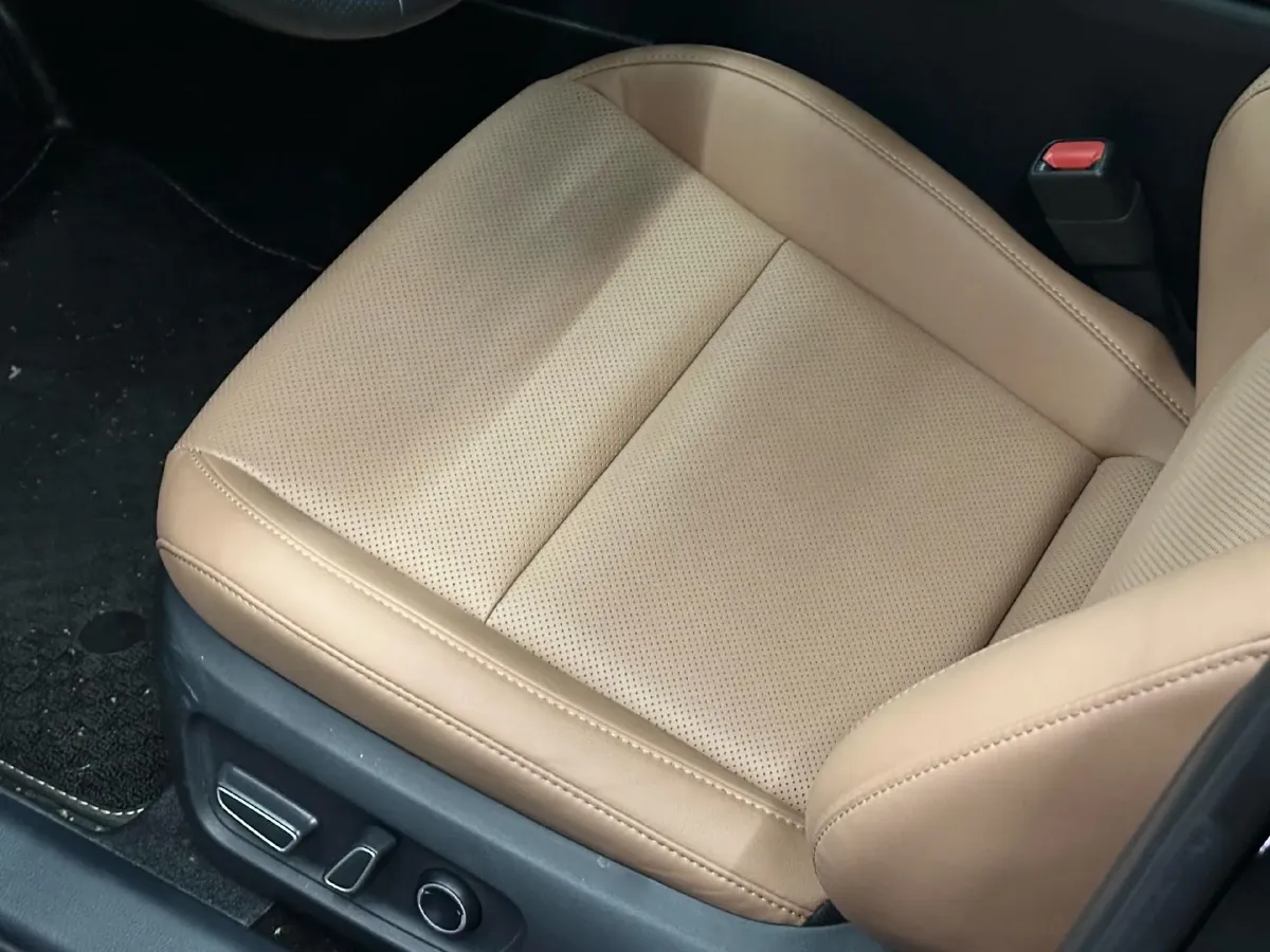 2024 Toyota Camry 2.0L 173HP L4 CVT,autocango,china used car exporter,china ev exporter,chinese used car exporter,chinese used ev exporter