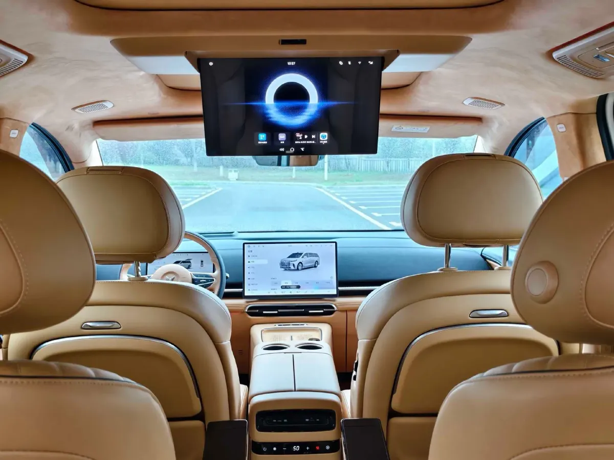 2025 Voyah Dream 1.5T 150HP L4 PHEV 41.7KWH,autocango,china used car exporter,china ev exporter,chinese used car exporter,chinese used ev exporter