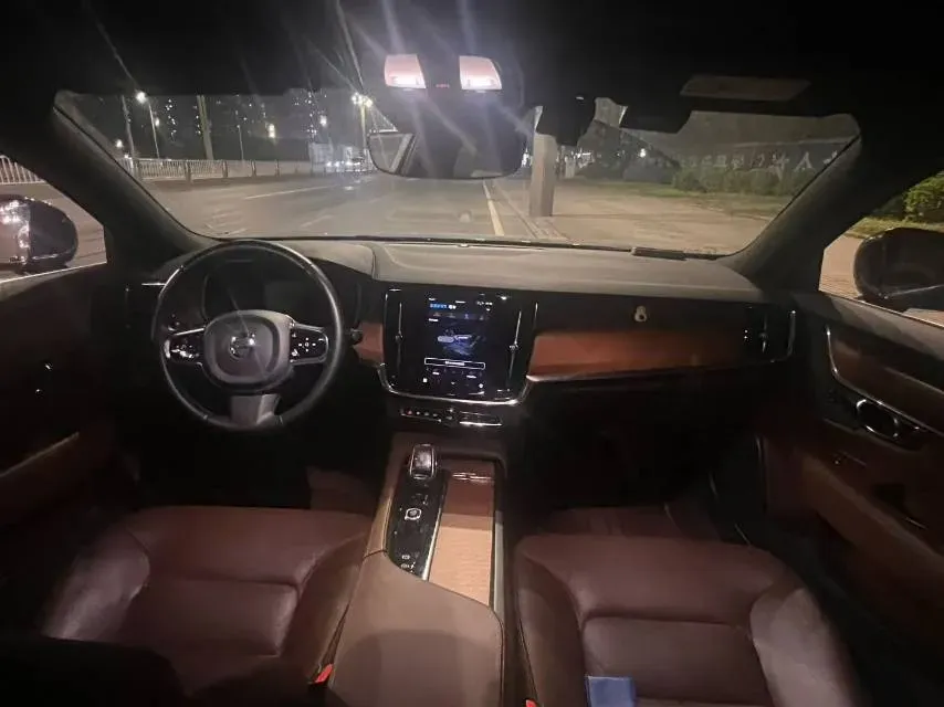 2024 Volvo S90 2.0T 250HP L4 8AT,autocango,china used car exporter,china ev exporter,chinese used car exporter,chinese used ev exporter
