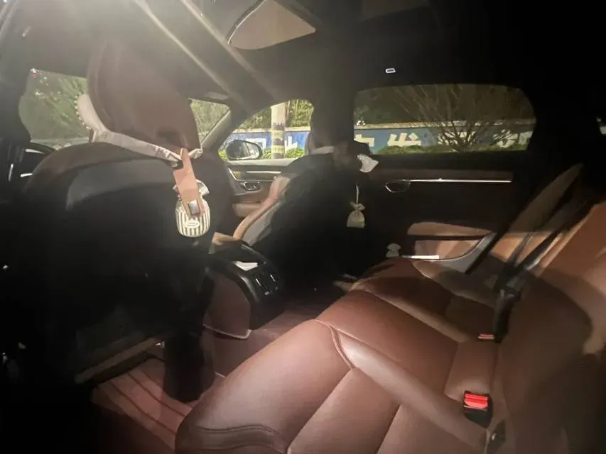 2024 Volvo S90 2.0T 250HP L4 8AT,autocango,china used car exporter,china ev exporter,chinese used car exporter,chinese used ev exporter