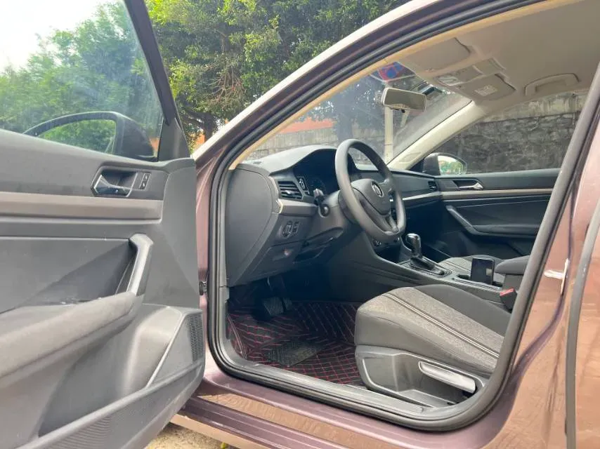 2018 Landwind XiaoYao 1.5T 163HP L4 CVT,autocango,china used car exporter,china ev exporter,chinese used car exporter,chinese used ev exporter