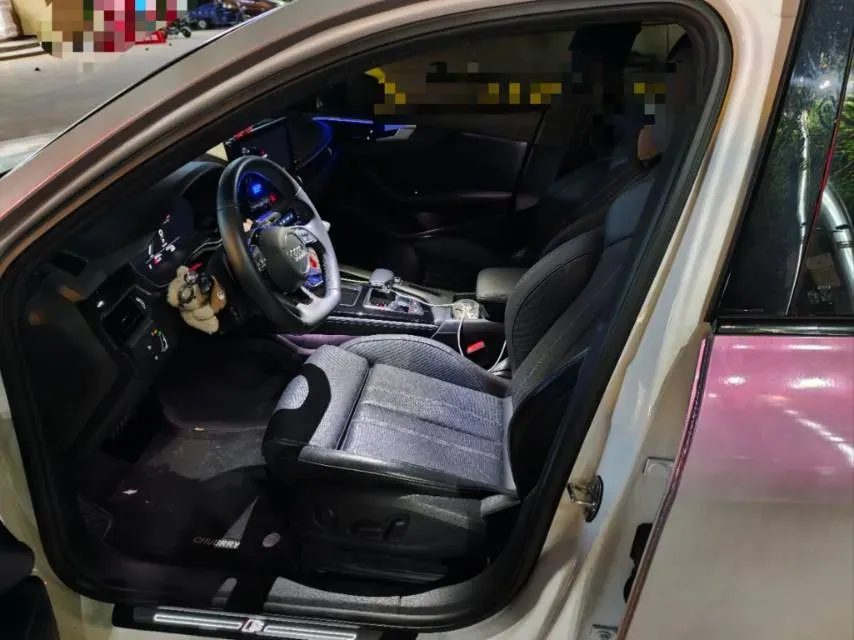 2023 Audi A4L 2.0T 190HP L4 7DCT,autocango,china used car exporter,china ev exporter,chinese used car exporter,chinese used ev exporter