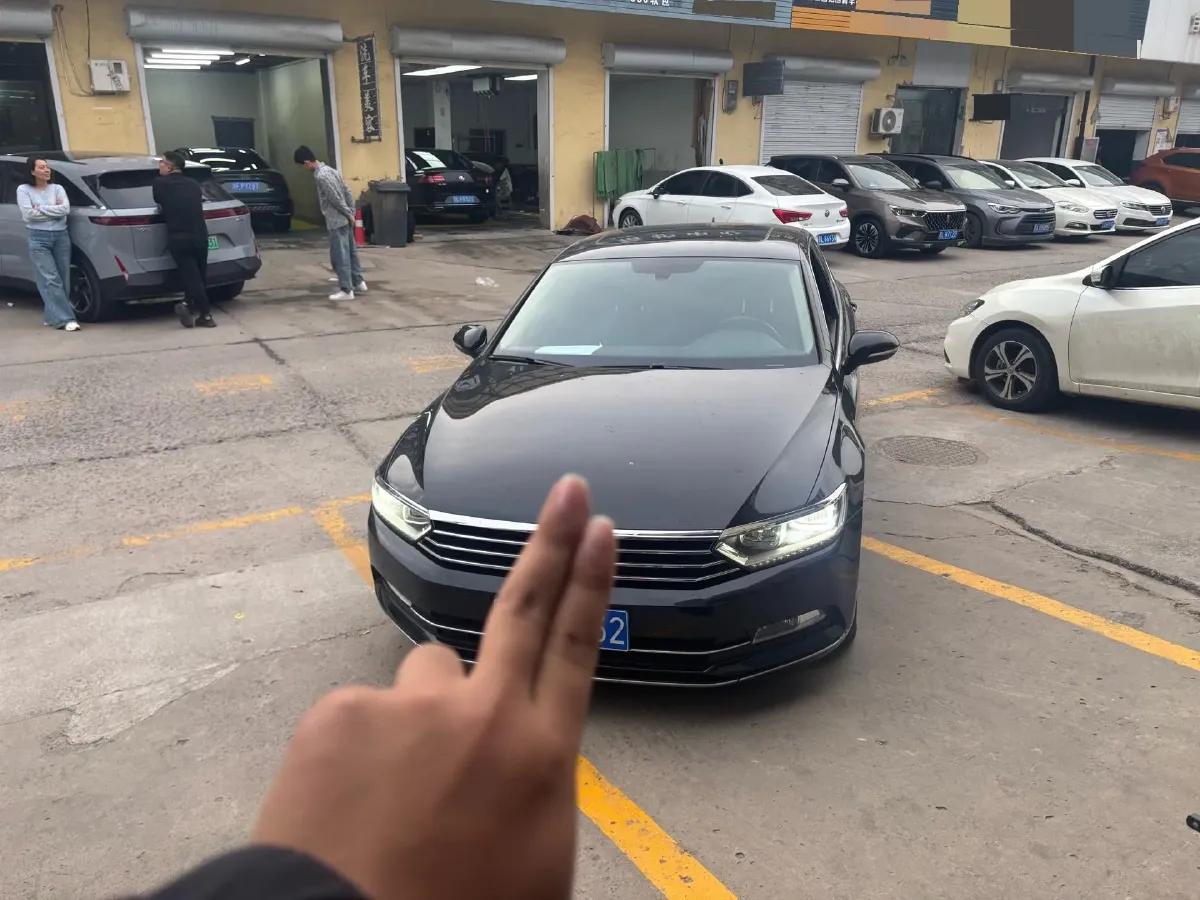 2019 Volkswagen Magotan 2.0T 186HP L4 7DCT,autocango,china used car exporter,china ev exporter,chinese used car exporter,chinese used ev exporter