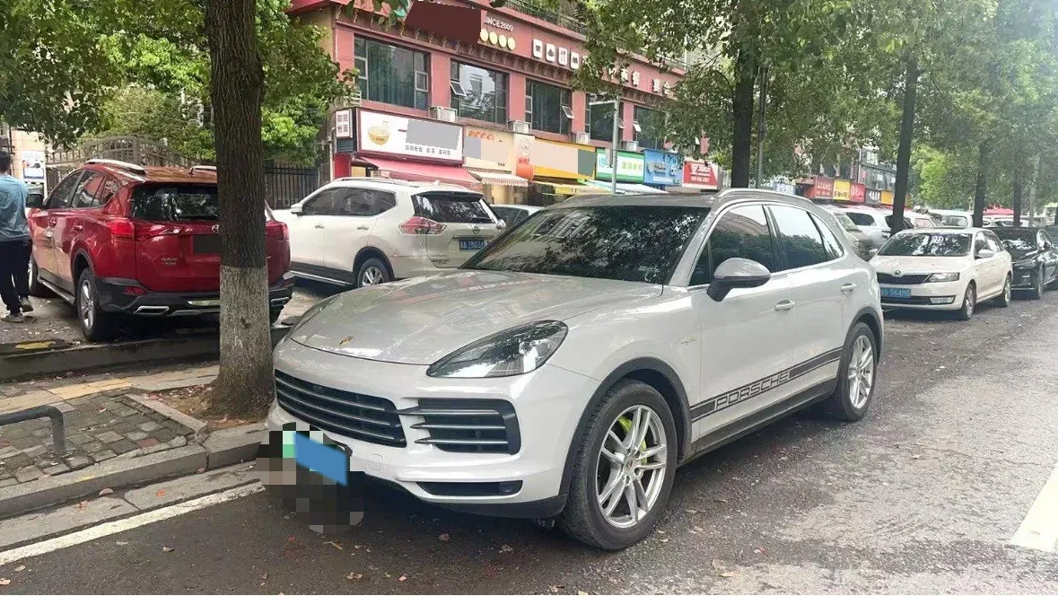 2021 Porsche Cayenne 2.0T 252HP L4 8AT PHEV 17.9KWH,autocango,china used car exporter,china ev exporter,chinese used car exporter,chinese used ev exporter