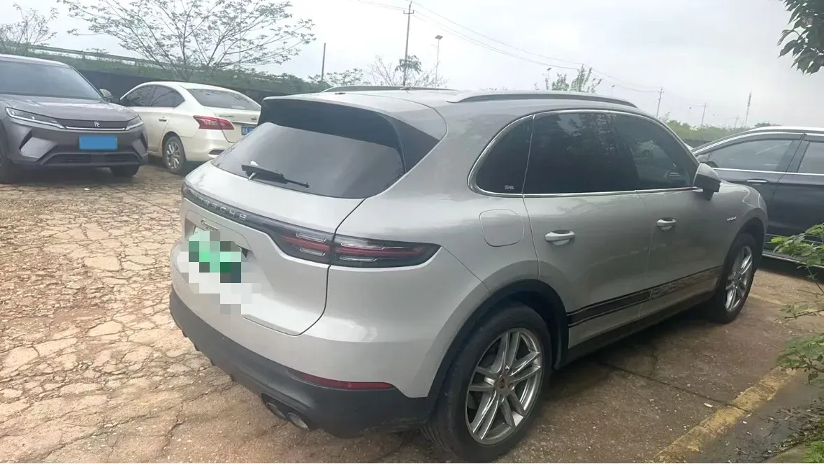 2021 Porsche Cayenne 2.0T 252HP L4 8AT PHEV 17.9KWH,autocango,china used car exporter,china ev exporter,chinese used car exporter,chinese used ev exporter