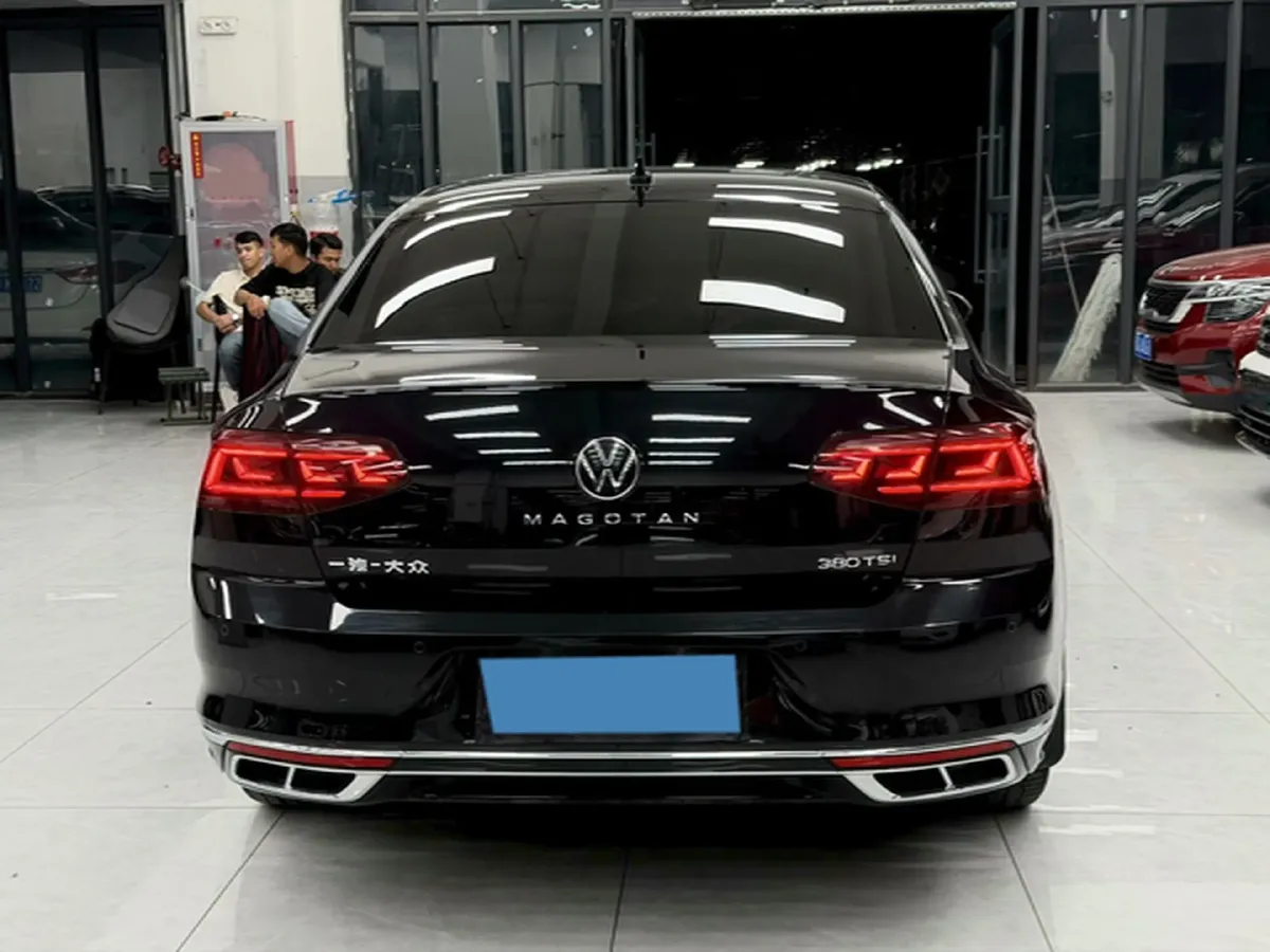 2023 Volkswagen Magotan 2.0T 220HP L4 7DCT,autocango,china used car exporter,china ev exporter,chinese used car exporter,chinese used ev exporter