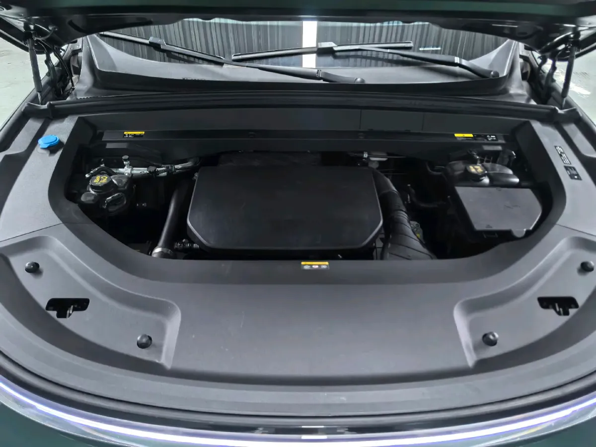 2025 Li L9 Range Extended 154HP REEV,autocango,china used car exporter,china ev exporter,chinese used car exporter,chinese used ev exporter