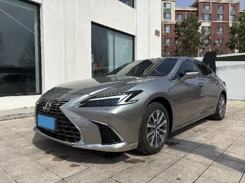 2025 Lexus ES 2.0L 173HP L4 CVT,autocango,china used car exporter,china ev exporter,chinese used car exporter,chinese used ev exporter