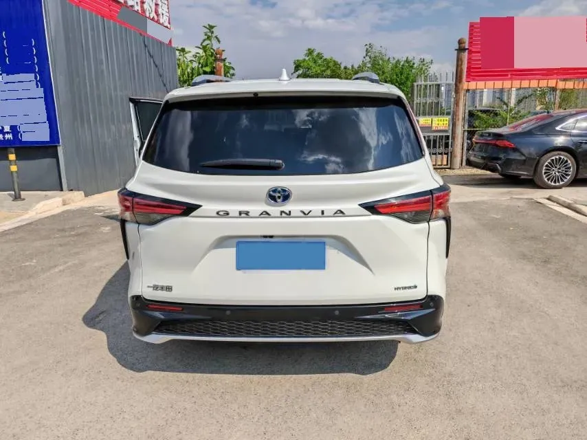 2023 Toyota Granvia 2.5L 189HP L4 E-CVT Hybrid,autocango,china used car exporter,china ev exporter,chinese used car exporter,chinese used ev exporter