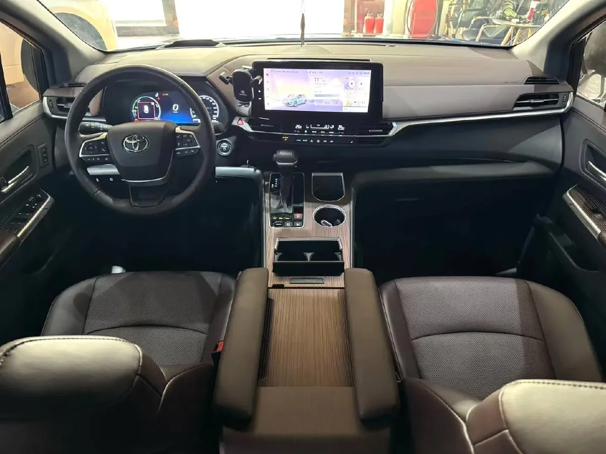 2024 Toyota Granvia 2.5L 189HP L4 E-CVT Hybrid,autocango,china used car exporter,china ev exporter,chinese used car exporter,chinese used ev exporter