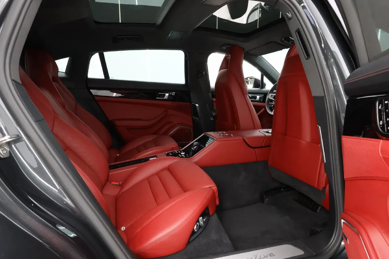 2021 Porsche Panamera 2.9T 330HP V6 8DCT PHEV 17.9KWH,autocango,china used car exporter,china ev exporter,chinese used car exporter,chinese used ev exporter