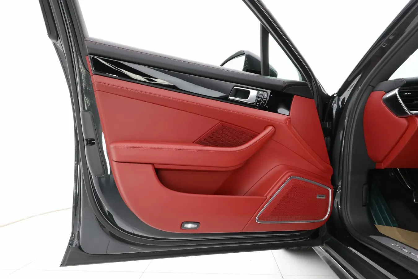 2021 Porsche Panamera 2.9T 330HP V6 8DCT PHEV 17.9KWH,autocango,china used car exporter,china ev exporter,chinese used car exporter,chinese used ev exporter