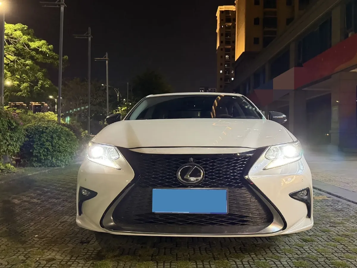 2017 Lexus ES 2.5L 184HP L4 6AT,autocango,china used car exporter,china ev exporter,chinese used car exporter,chinese used ev exporter