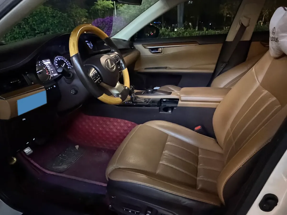 2017 Lexus ES 2.5L 184HP L4 6AT,autocango,china used car exporter,china ev exporter,chinese used car exporter,chinese used ev exporter