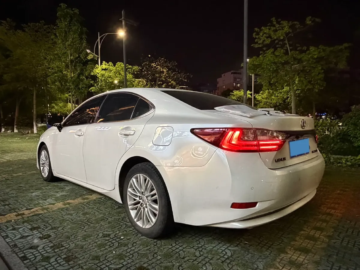 2017 Lexus ES 2.5L 184HP L4 6AT,autocango,china used car exporter,china ev exporter,chinese used car exporter,chinese used ev exporter