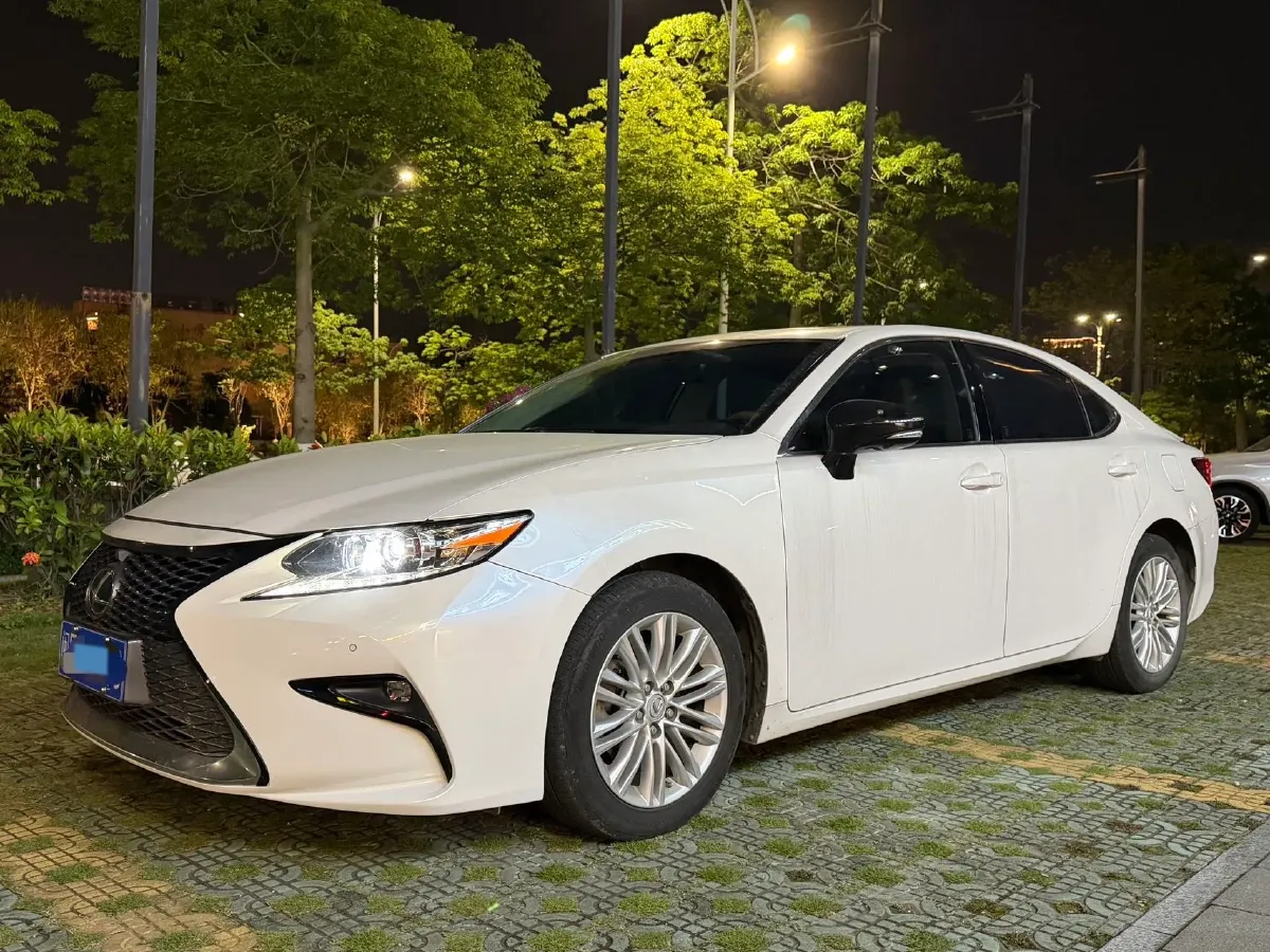 2017 Lexus ES 2.5L 184HP L4 6AT,autocango,china used car exporter,china ev exporter,chinese used car exporter,chinese used ev exporter