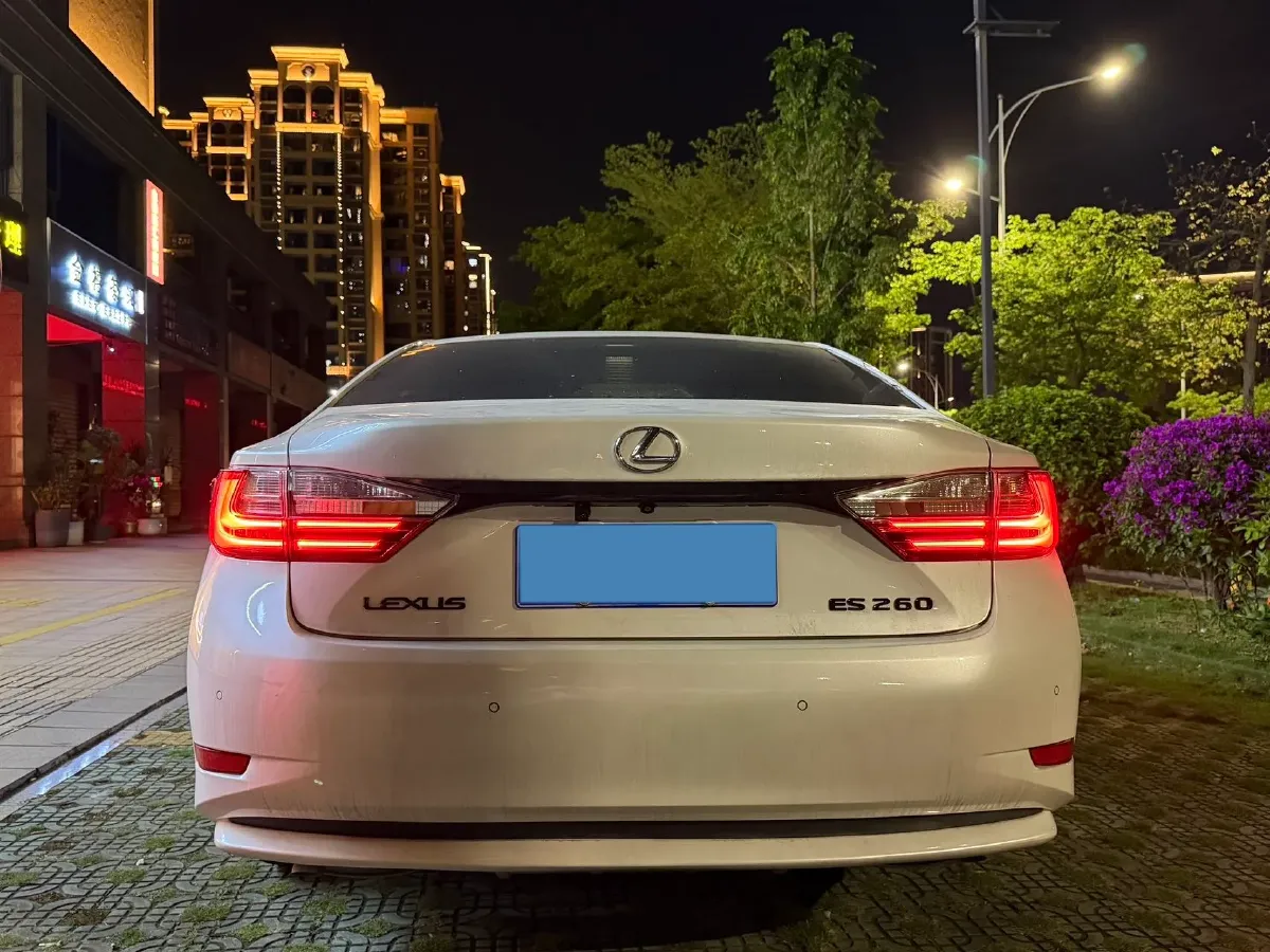 2017 Lexus ES 2.5L 184HP L4 6AT,autocango,china used car exporter,china ev exporter,chinese used car exporter,chinese used ev exporter
