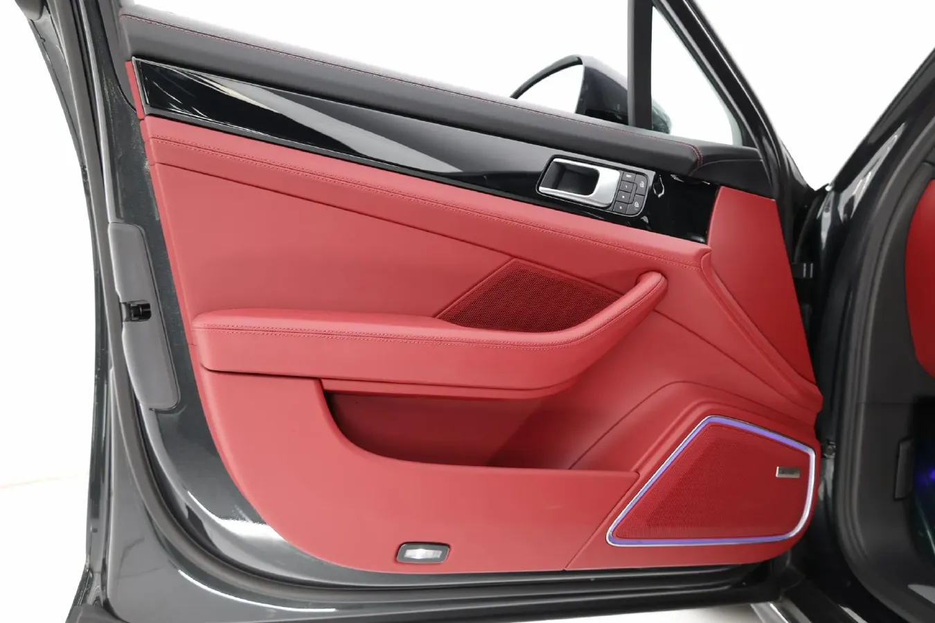 2022 Porsche Panamera 2.9T 330HP V6 8DCT,autocango,china used car exporter,china ev exporter,chinese used car exporter,chinese used ev exporter