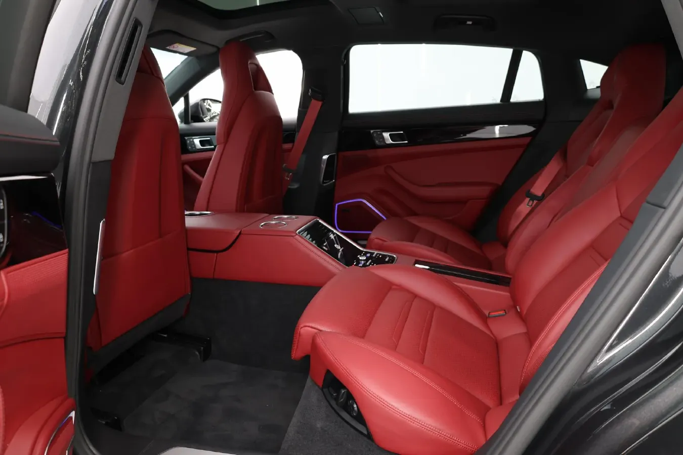 2022 Porsche Panamera 2.9T 330HP V6 8DCT,autocango,china used car exporter,china ev exporter,chinese used car exporter,chinese used ev exporter