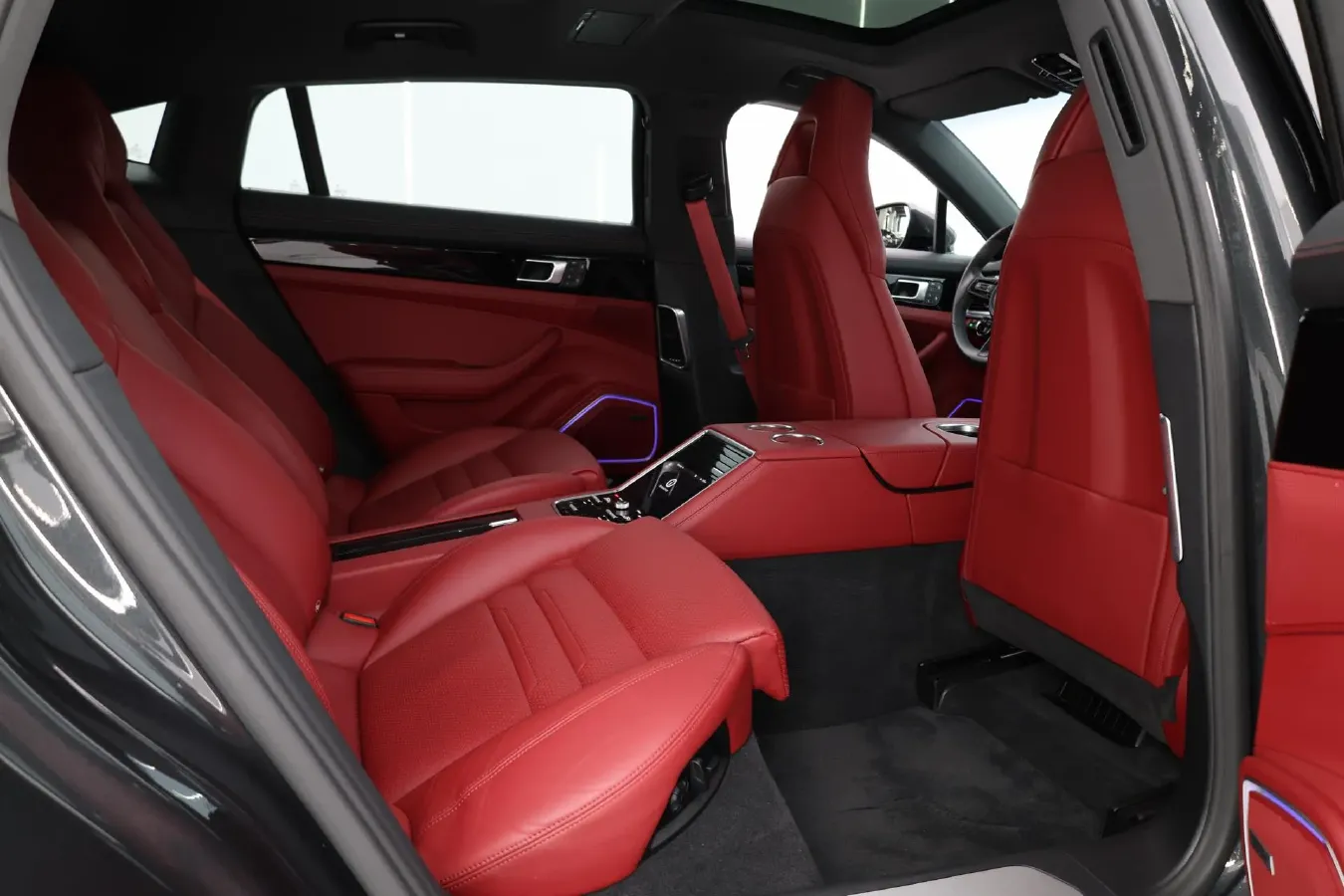 2022 Porsche Panamera 2.9T 330HP V6 8DCT,autocango,china used car exporter,china ev exporter,chinese used car exporter,chinese used ev exporter