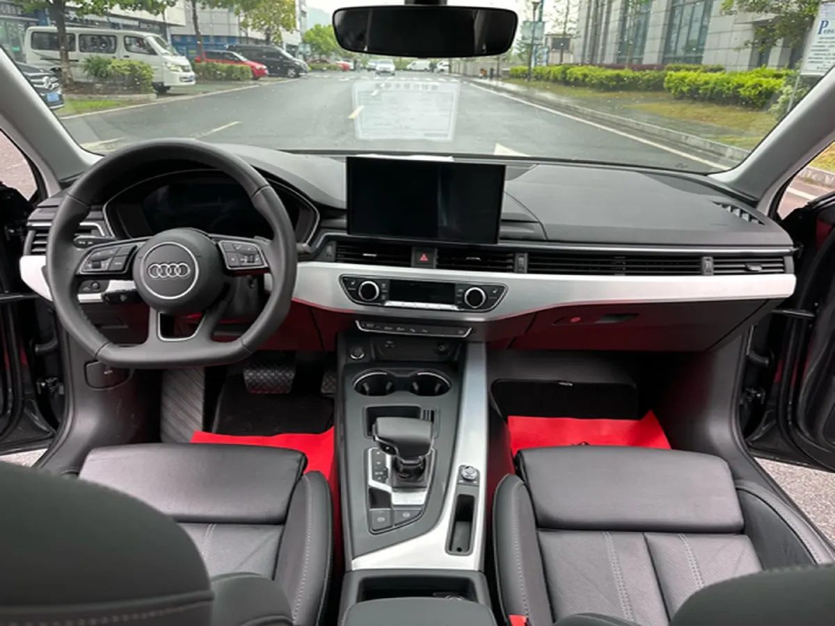 2022 Audi A4L 2.0T 190HP L4 7DCT,autocango,china used car exporter,china ev exporter,chinese used car exporter,chinese used ev exporter