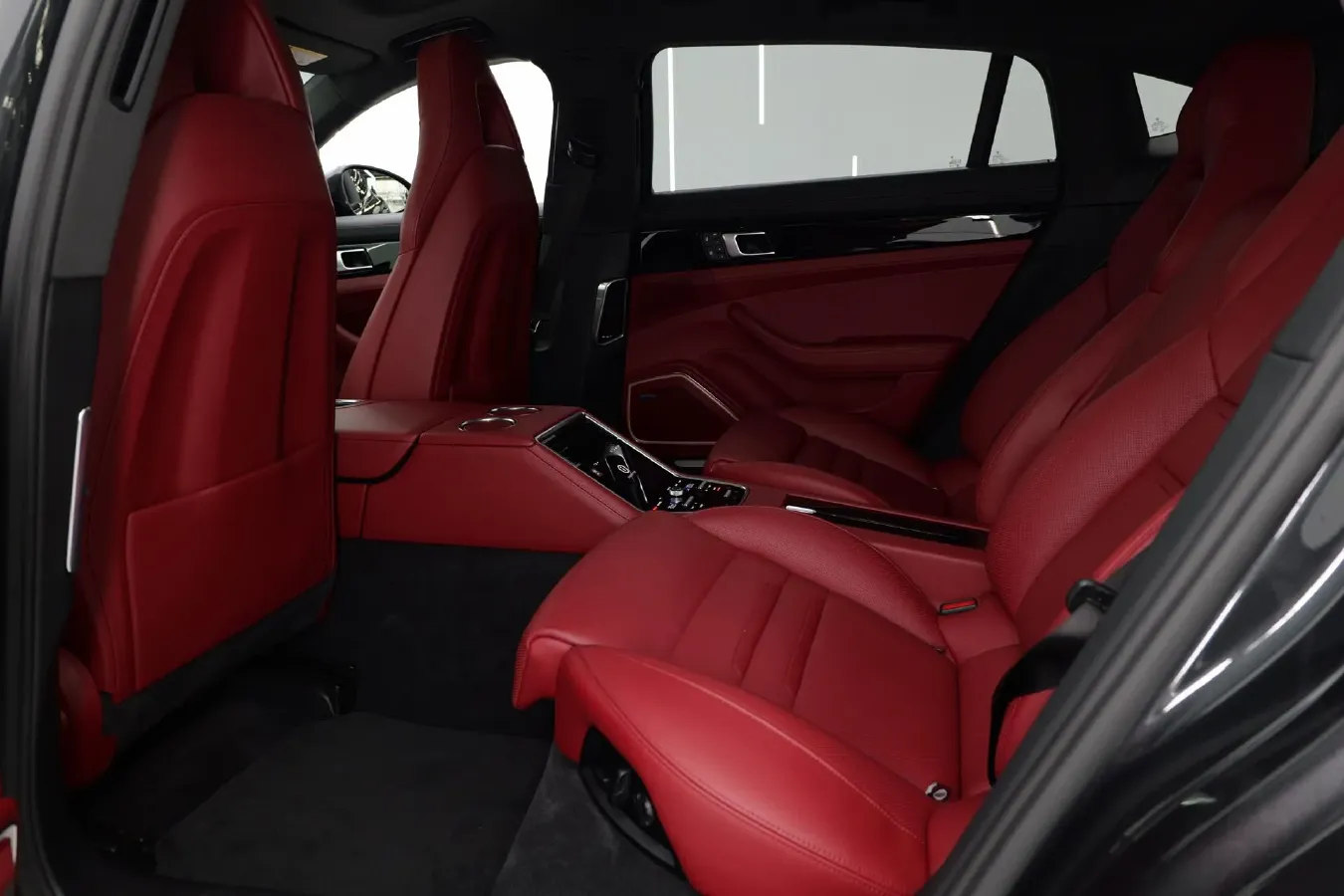 2022 Porsche Cayenne 2.9T 440HP V6 8AT,autocango,china used car exporter,china ev exporter,chinese used car exporter,chinese used ev exporter