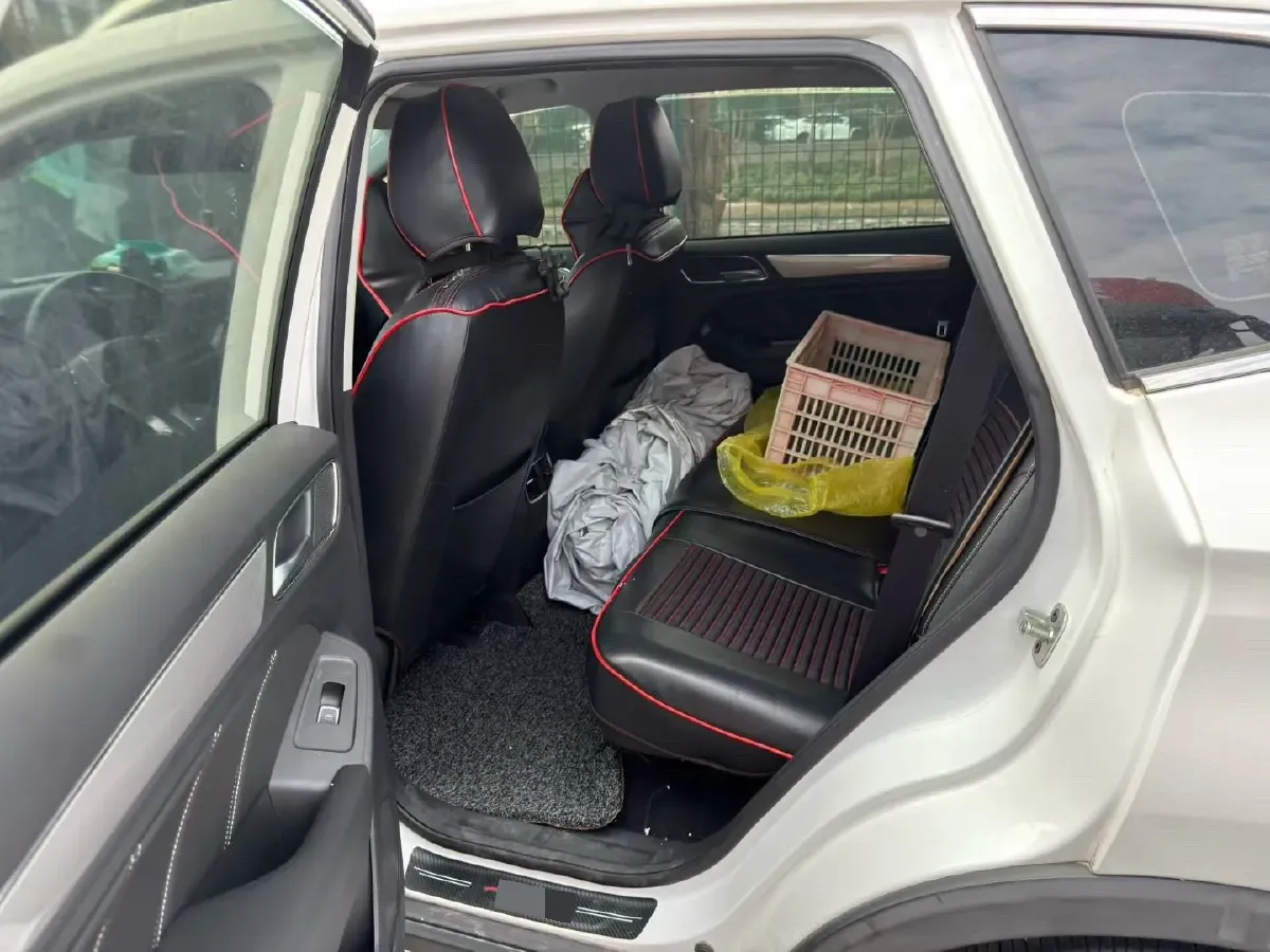 2020 Roewe i6 1.5T 169HP L4 7DCT,autocango,china used car exporter,china ev exporter,chinese used car exporter,chinese used ev exporter