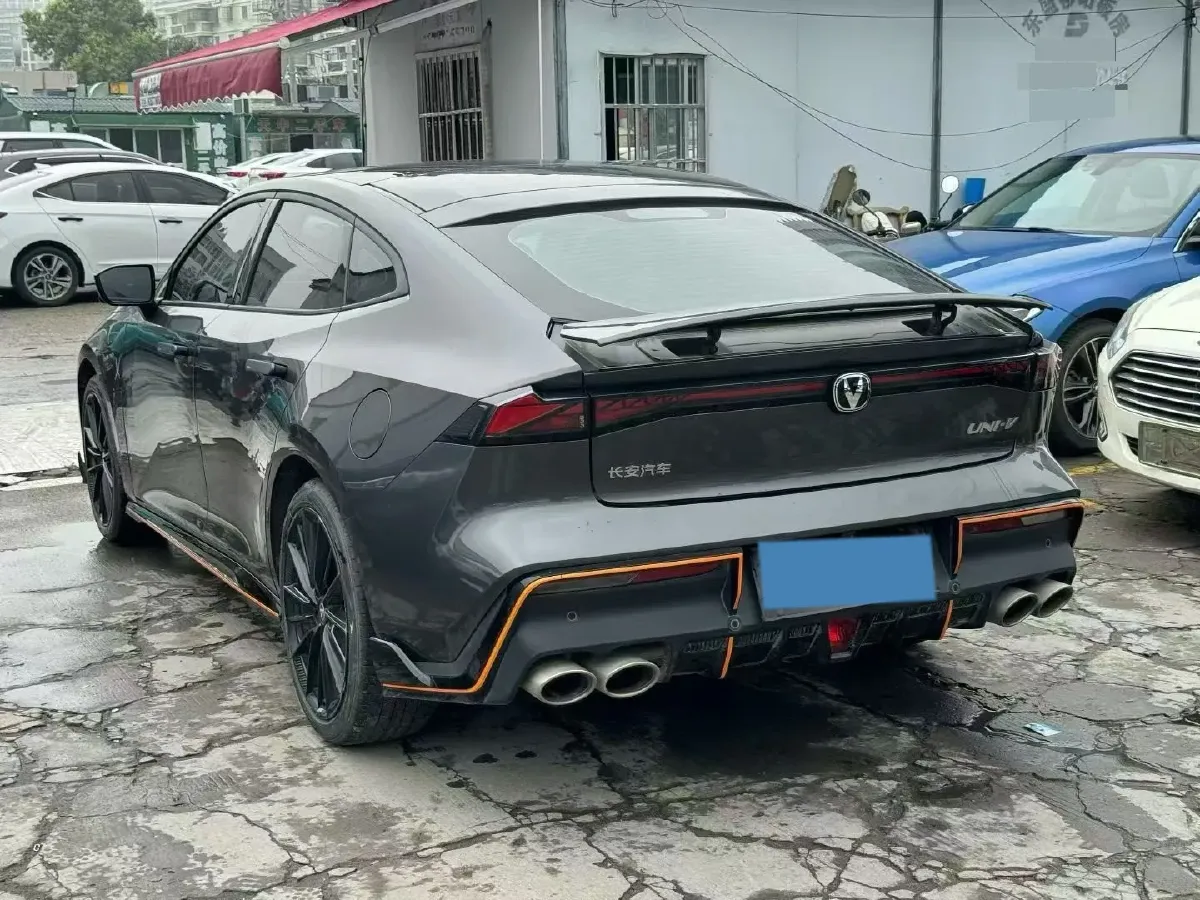 2023 ChangAn UNI-V 1.5T 188HP L4 7DCT,autocango,china used car exporter,china ev exporter,chinese used car exporter,chinese used ev exporter