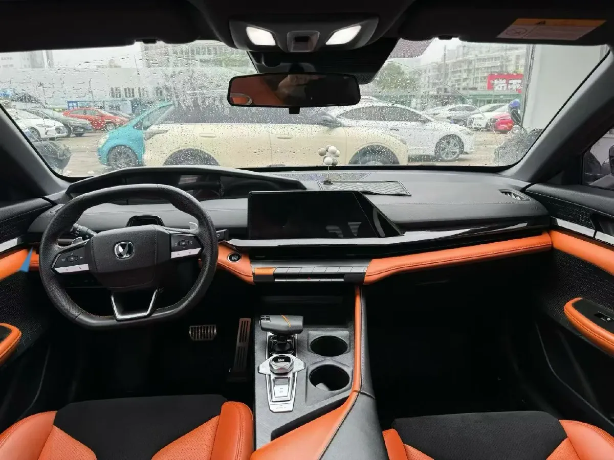 2023 ChangAn UNI-V 1.5T 188HP L4 7DCT,autocango,china used car exporter,china ev exporter,chinese used car exporter,chinese used ev exporter