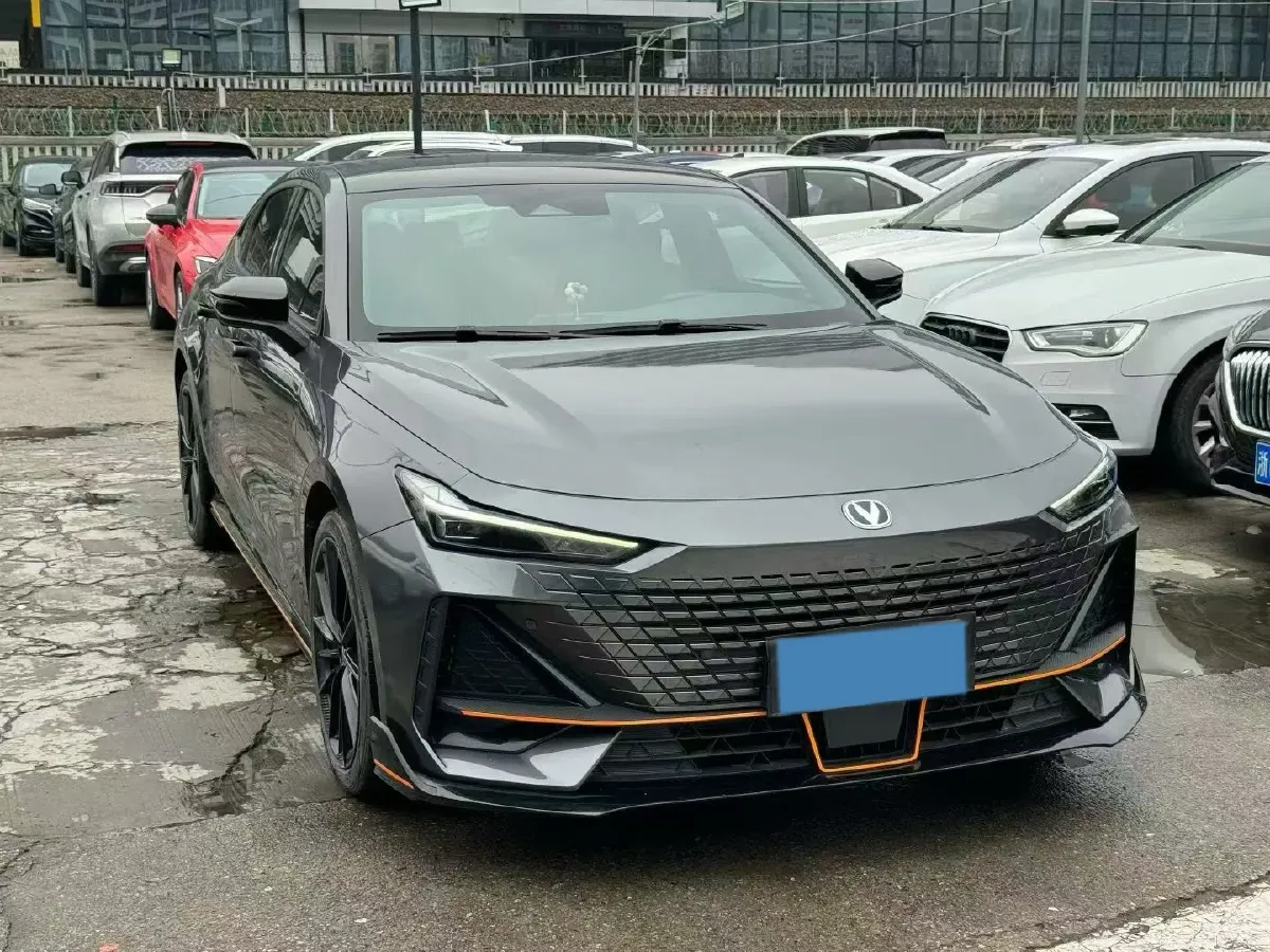 2023 ChangAn UNI-V 1.5T 188HP L4 7DCT,autocango,china used car exporter,china ev exporter,chinese used car exporter,chinese used ev exporter