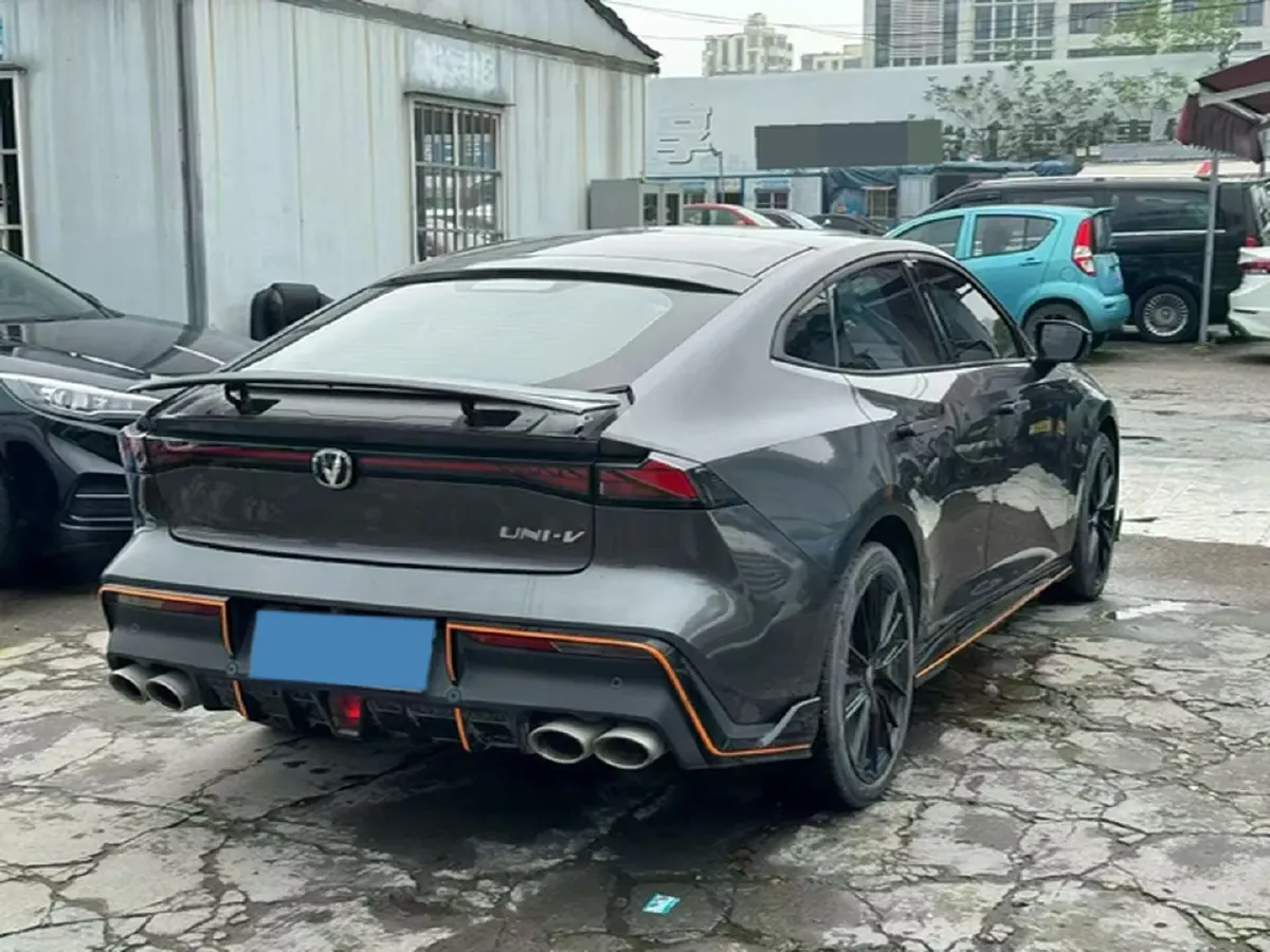2023 ChangAn UNI-V 1.5T 188HP L4 7DCT,autocango,china used car exporter,china ev exporter,chinese used car exporter,chinese used ev exporter