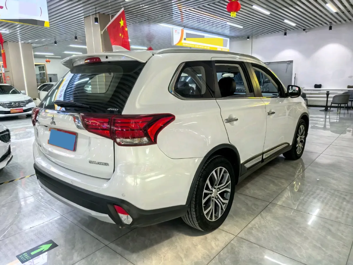 2018 Mitsubishi Outlander 2.4L 192HP L4 CVT,autocango,china used car exporter,china ev exporter,chinese used car exporter,chinese used ev exporter
