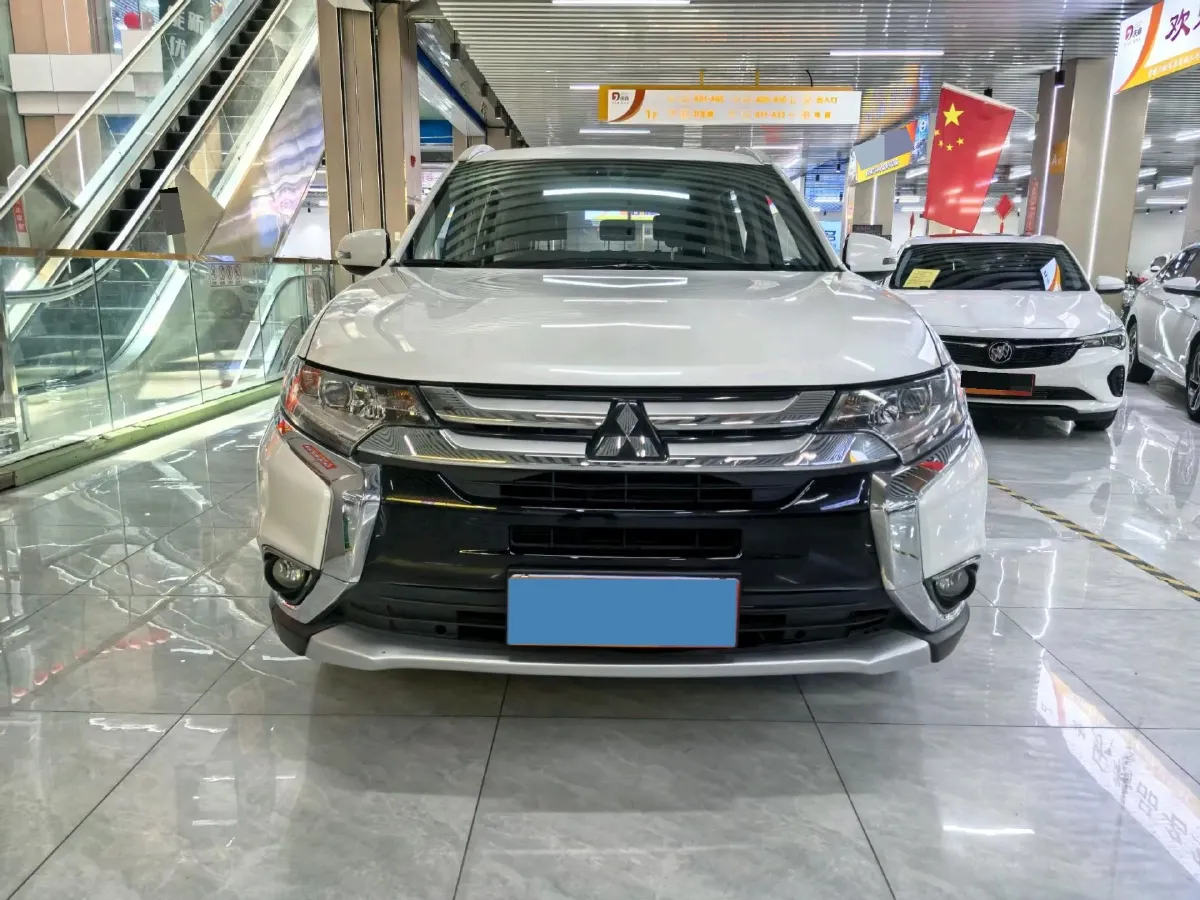 2018 Mitsubishi Outlander 2.4L 192HP L4 CVT,autocango,china used car exporter,china ev exporter,chinese used car exporter,chinese used ev exporter