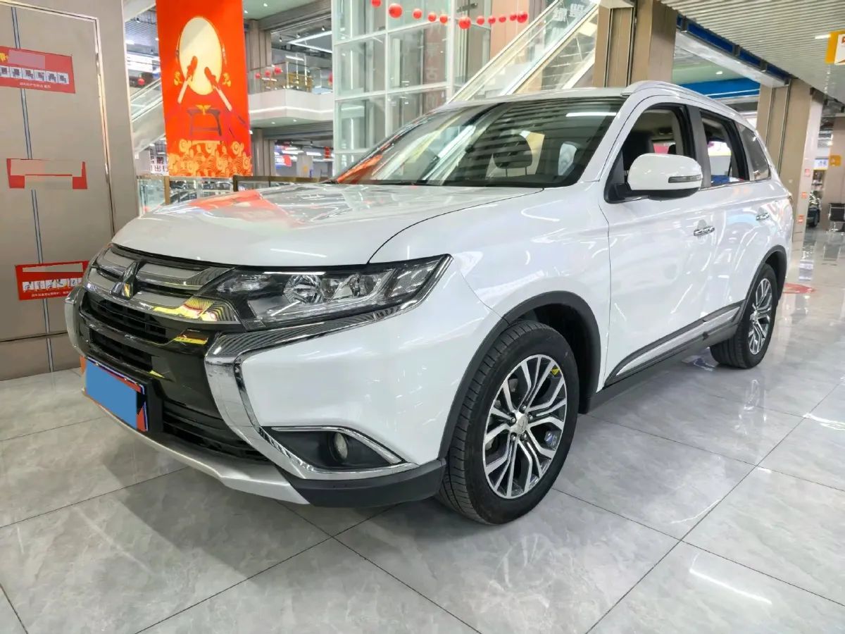 2018 Mitsubishi Outlander 2.4L 192HP L4 CVT,autocango,china used car exporter,china ev exporter,chinese used car exporter,chinese used ev exporter