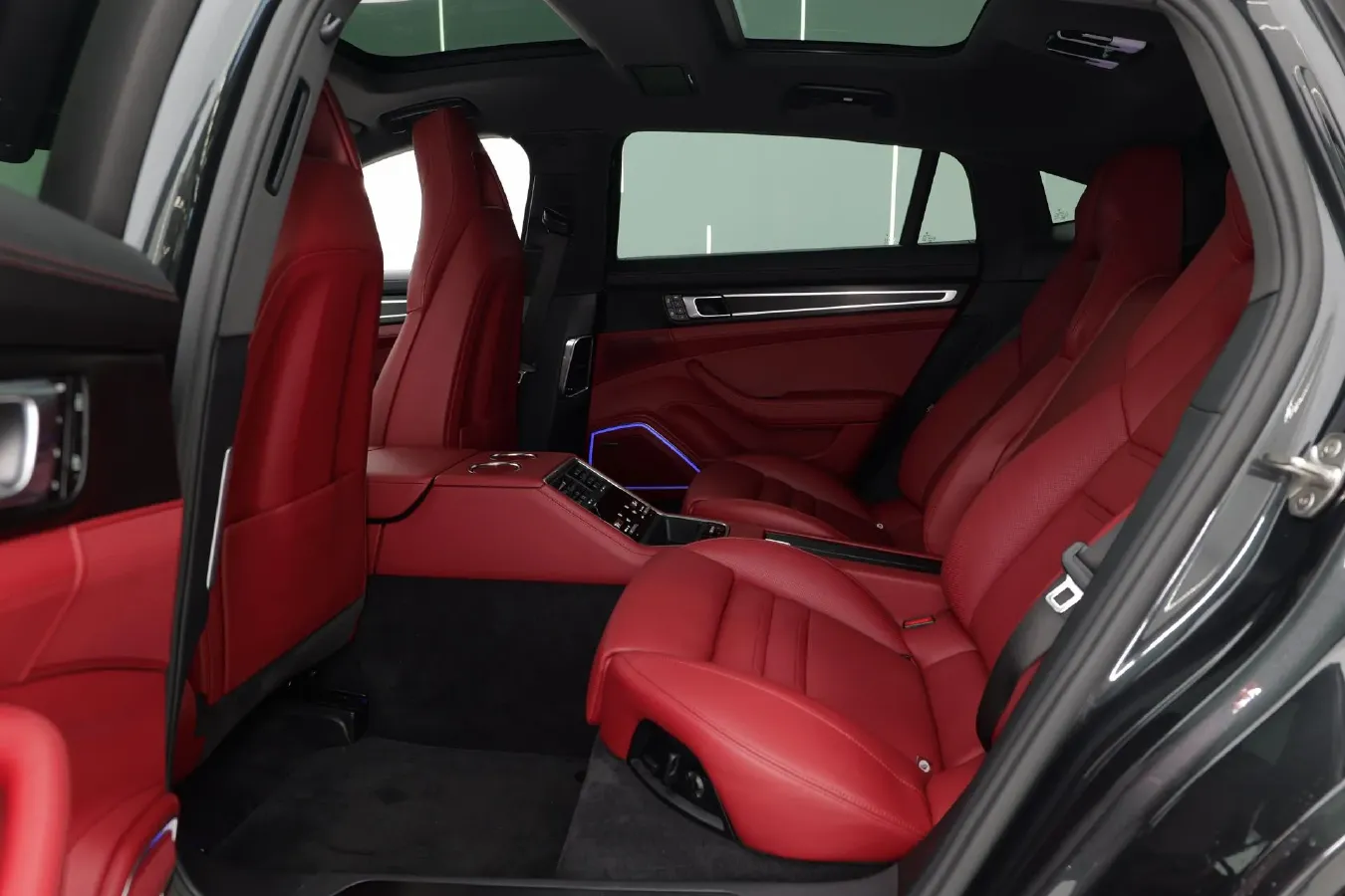 2023 Porsche Panamera 2.9T 330HP V6 8DCT,autocango,china used car exporter,china ev exporter,chinese used car exporter,chinese used ev exporter