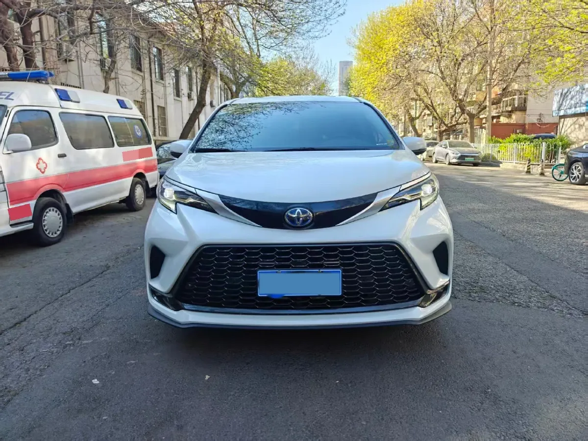 2022 Toyota Granvia 2.5L 192HP L4 E-CVT Hybrid,autocango,china used car exporter,china ev exporter,chinese used car exporter,chinese used ev exporter