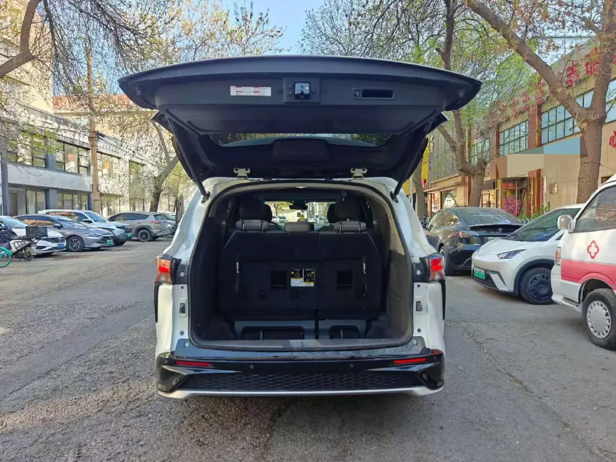 2022 Toyota Granvia 2.5L 192HP L4 E-CVT Hybrid,autocango,china used car exporter,china ev exporter,chinese used car exporter,chinese used ev exporter