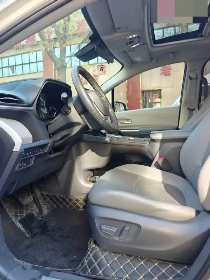 2022 Toyota Granvia 2.5L 192HP L4 E-CVT Hybrid,autocango,china used car exporter,china ev exporter,chinese used car exporter,chinese used ev exporter