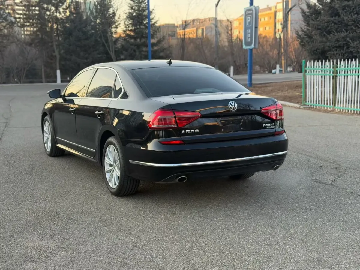 2017 Volkswagen Passat 1.8T 180HP L4 7DCT,autocango,china used car exporter,china ev exporter,chinese used car exporter,chinese used ev exporter