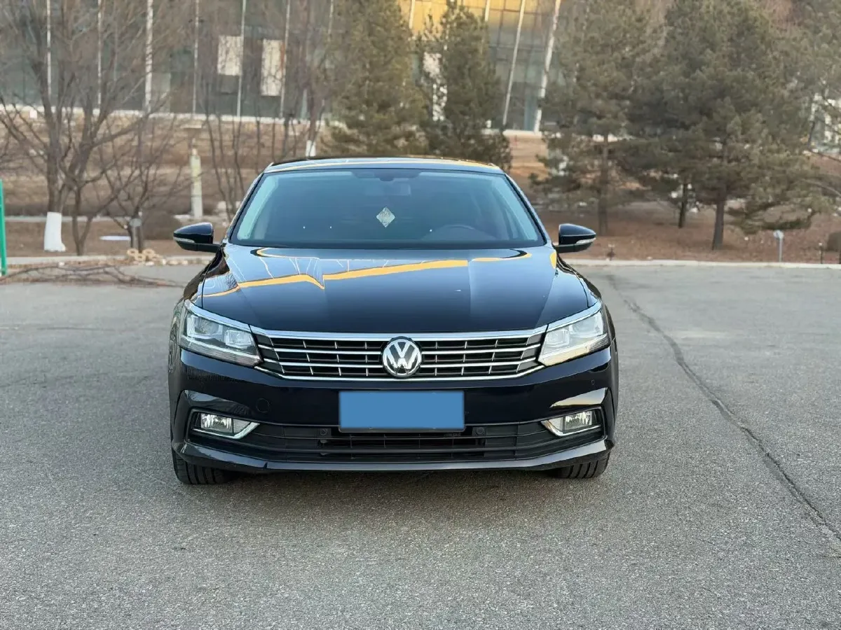 2017 Volkswagen Passat 1.8T 180HP L4 7DCT,autocango,china used car exporter,china ev exporter,chinese used car exporter,chinese used ev exporter