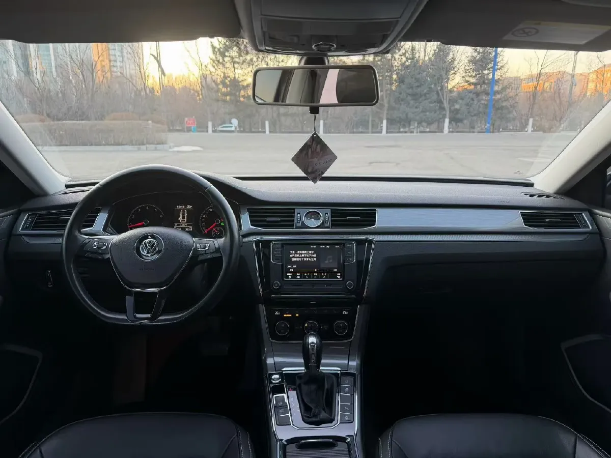 2017 Volkswagen Passat 1.8T 180HP L4 7DCT,autocango,china used car exporter,china ev exporter,chinese used car exporter,chinese used ev exporter