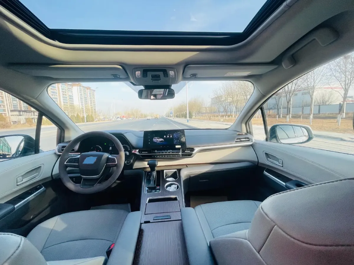 2024 Toyota Granvia 2.5L 189HP L4 E-CVT Hybrid,autocango,china used car exporter,china ev exporter,chinese used car exporter,chinese used ev exporter